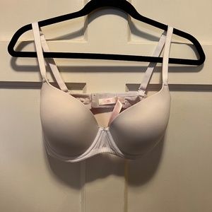 Victoria’s Secret PINK bra